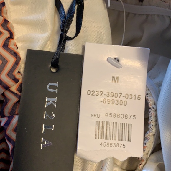 Sleeveless Geometric high-low Dress - Picture 3 of 3